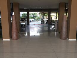 Front One Akshaya Hotel Karawang