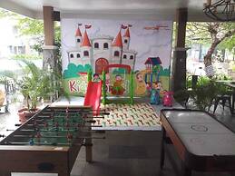 Front One Akshaya Hotel Karawang