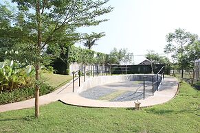 Front One Akshaya Hotel Karawang