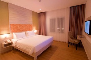 Front One Akshaya Hotel Karawang