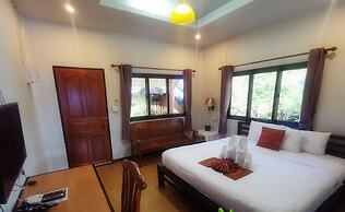Banphu Montalang Resort