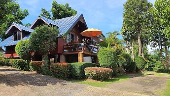Banphu Montalang Resort