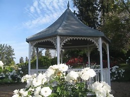 Happy Lands Self Catering B&B