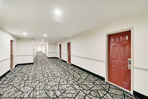 Red Roof Inn & Suites Pensacola - NAS Corry