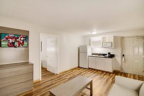 Red Roof Inn & Suites Pensacola - NAS Corry