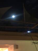 Teetotum Hotel Restaurant Lounge