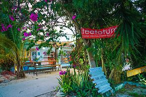 Teetotum Hotel Restaurant Lounge