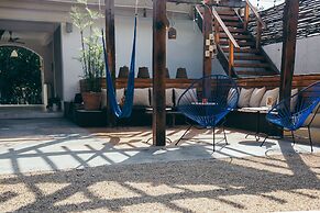 Teetotum Hotel Restaurant Lounge