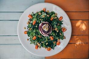 Teetotum Hotel Restaurant Lounge