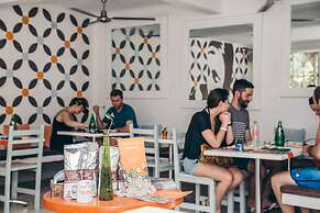 Teetotum Hotel Restaurant Lounge