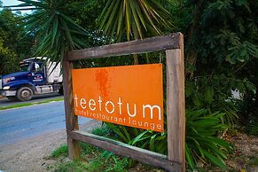 Teetotum Hotel Restaurant Lounge