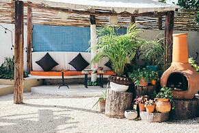 Teetotum Hotel Restaurant Lounge