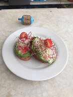 Teetotum Hotel Restaurant Lounge