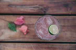 Teetotum Hotel Restaurant Lounge