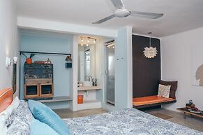 Teetotum Hotel Restaurant Lounge