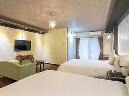 Yufuin Besso Shikisai Hotel