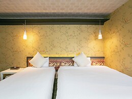 Yufuin Besso Shikisai Hotel