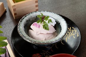 Yufuin Besso Shikisai Hotel