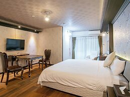 Yufuin Besso Shikisai Hotel