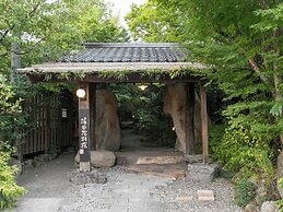 Yufuin Besso Shikisai Hotel