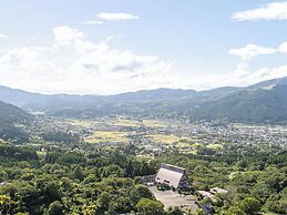 Yufuin Besso Shikisai Hotel