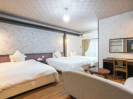 Yufuin Besso Shikisai Hotel