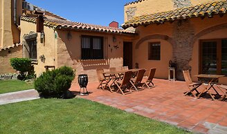 Masia Ca La Caputxeta & Golf