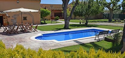 Masia Ca La Caputxeta & Golf