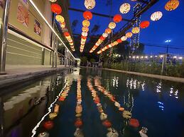 Golden Bell Backpacker Hotel & Pool Bar