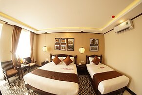 Golden Bell Backpacker Hotel & Pool Bar