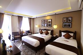 Golden Bell Backpacker Hotel & Pool Bar