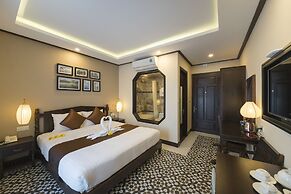 Golden Bell Backpacker Hotel & Pool Bar