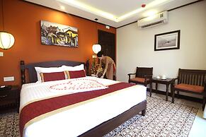 Golden Bell Backpacker Hotel & Pool Bar