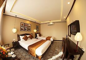 Golden Bell Backpacker Hotel & Pool Bar