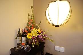 Golden Bell Backpacker Hotel & Pool Bar