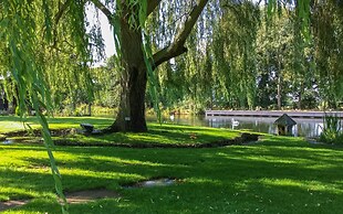 River Nene Cottages