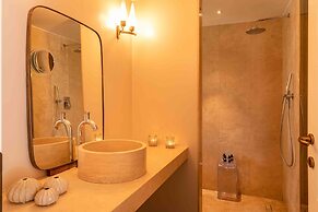 CasaVostra - Ambience Suites