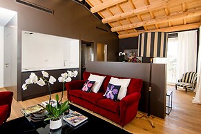 CasaVostra - Ambience Suites