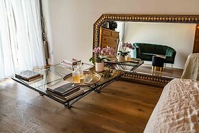 CasaVostra - Ambience Suites