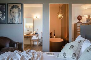 CasaVostra - Ambience Suites