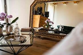 CasaVostra - Ambience Suites