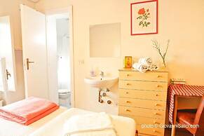 SANTANGELA Hostel & Rooms