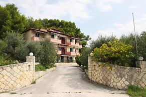 Almyros Studios & Apartments