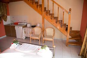 Almyros Studios & Apartments