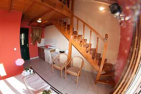 Almyros Studios & Apartments