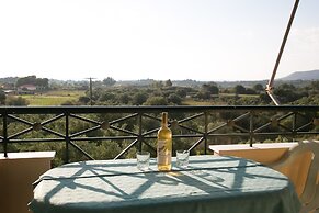 Almyros Studios & Apartments