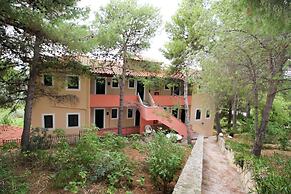 Almyros Studios & Apartments