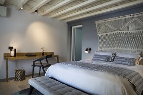 Amyth of Mykonos Super Paradise