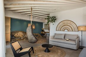 Amyth of Mykonos Super Paradise