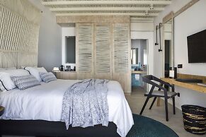 Amyth of Mykonos Super Paradise